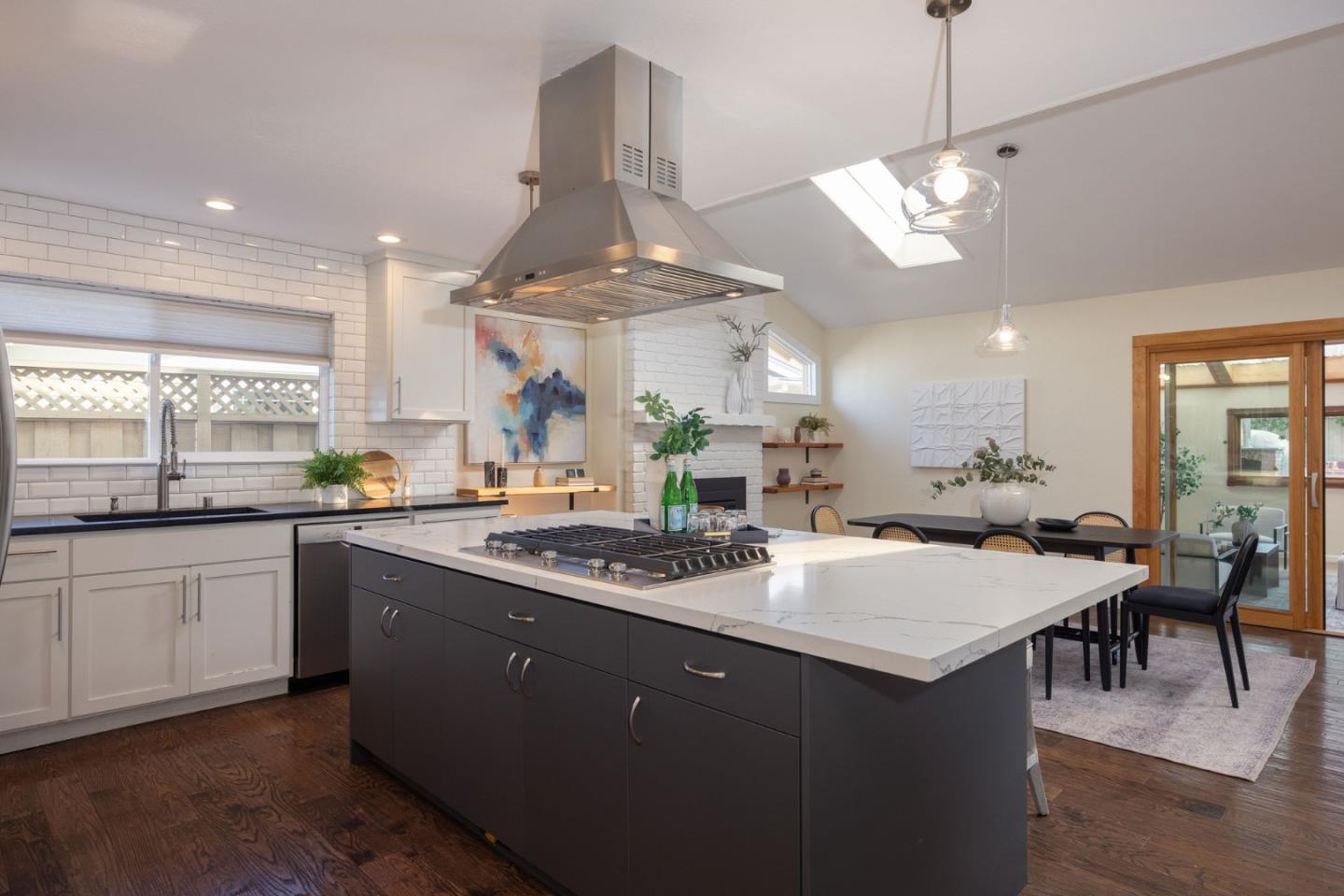 Detail Gallery Image 2 of 37 For 121 Arbor Ln, Moss Beach,  CA 94038 - 3 Beds | 2 Baths