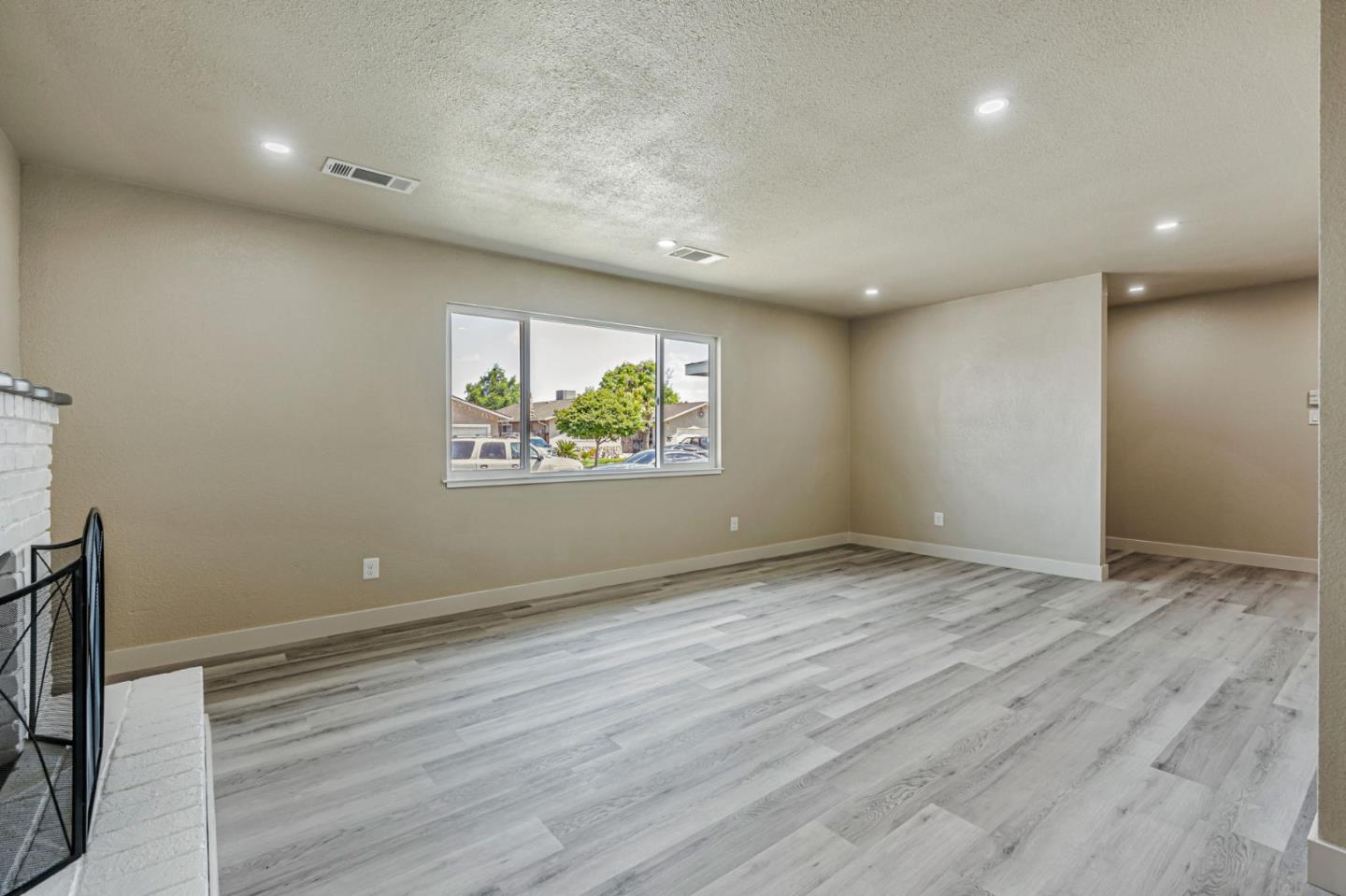 Detail Gallery Image 11 of 34 For 1917 Saturn Ct, Ceres,  CA 95307 - 3 Beds | 2 Baths