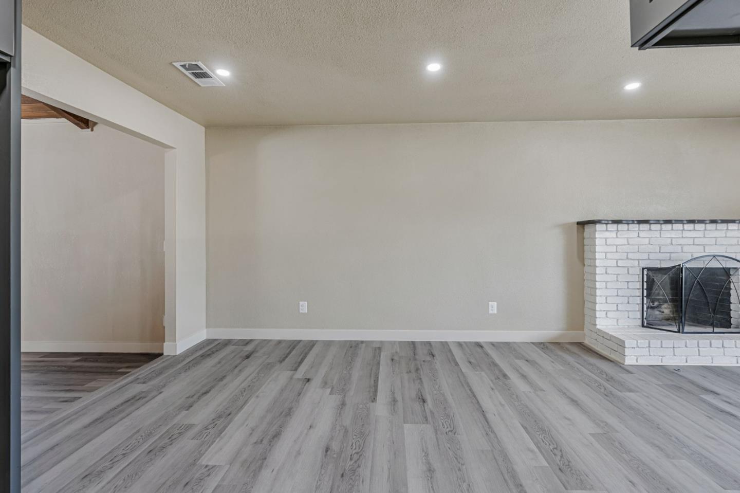 Detail Gallery Image 12 of 34 For 1917 Saturn Ct, Ceres,  CA 95307 - 3 Beds | 2 Baths