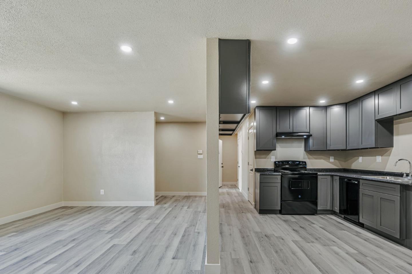 Detail Gallery Image 17 of 34 For 1917 Saturn Ct, Ceres,  CA 95307 - 3 Beds | 2 Baths