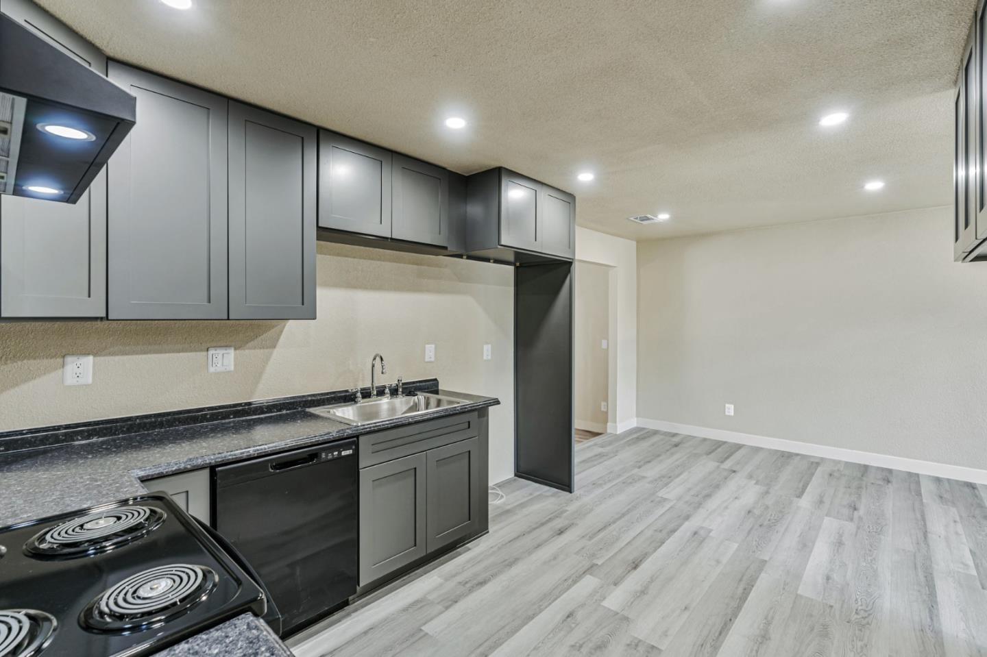 Detail Gallery Image 20 of 34 For 1917 Saturn Ct, Ceres,  CA 95307 - 3 Beds | 2 Baths