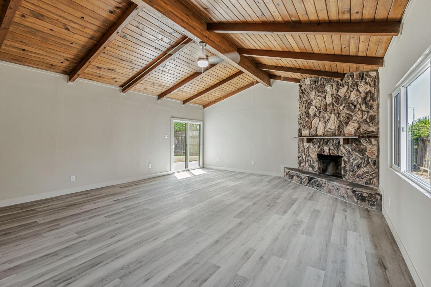 Detail Gallery Image 4 of 34 For 1917 Saturn Ct, Ceres,  CA 95307 - 3 Beds | 2 Baths