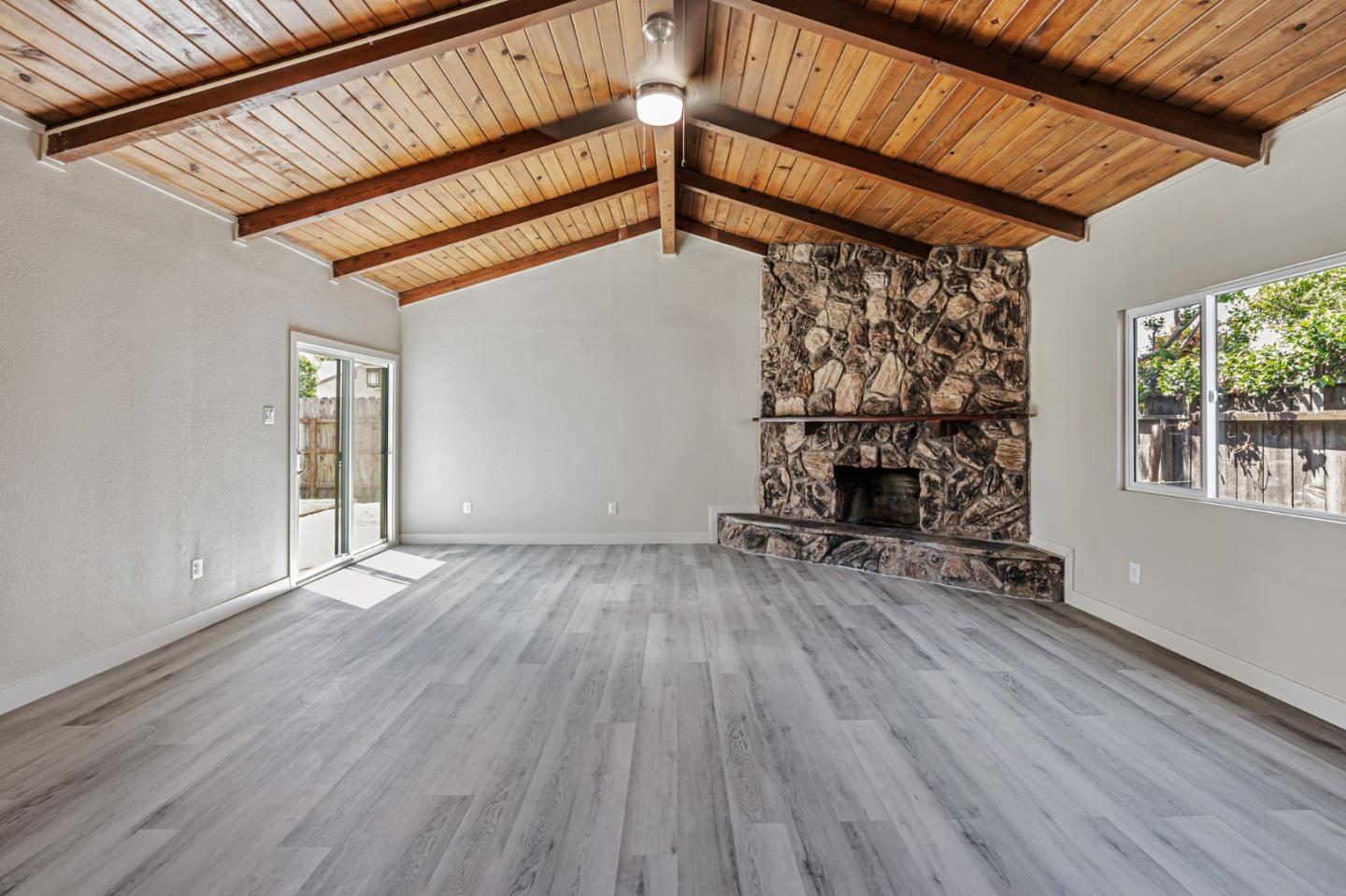 Detail Gallery Image 5 of 34 For 1917 Saturn Ct, Ceres,  CA 95307 - 3 Beds | 2 Baths
