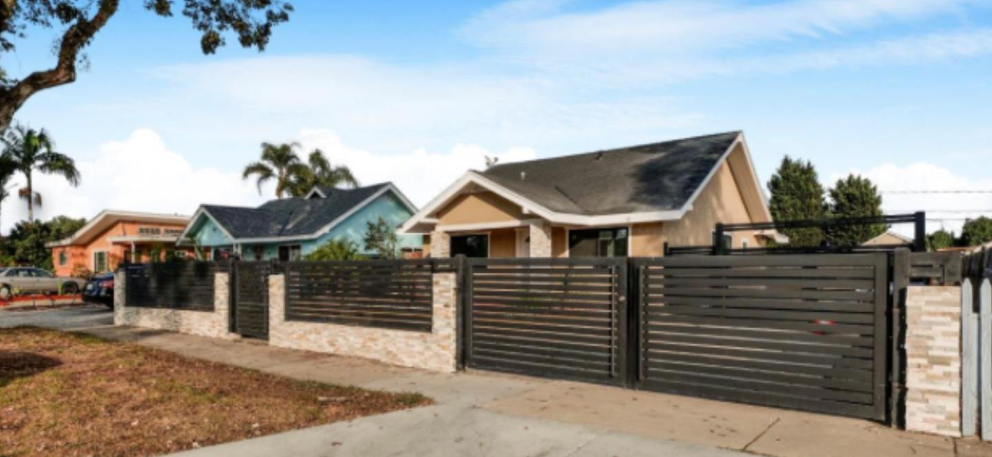 Detail Gallery Image 1 of 24 For 1435 Orange Ave, Santa Ana,  CA 92707 - 3 Beds | 2 Baths