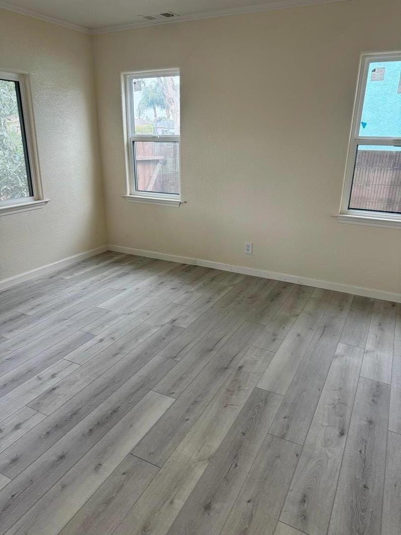 Detail Gallery Image 10 of 24 For 1435 Orange Ave, Santa Ana,  CA 92707 - 3 Beds | 2 Baths
