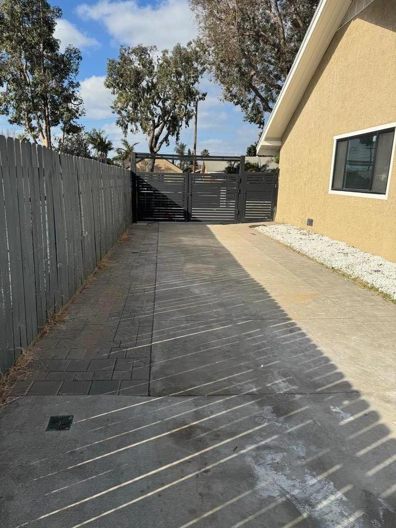 Detail Gallery Image 12 of 24 For 1435 Orange Ave, Santa Ana,  CA 92707 - 3 Beds | 2 Baths