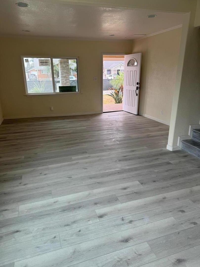 Detail Gallery Image 7 of 24 For 1435 Orange Ave, Santa Ana,  CA 92707 - 3 Beds | 2 Baths