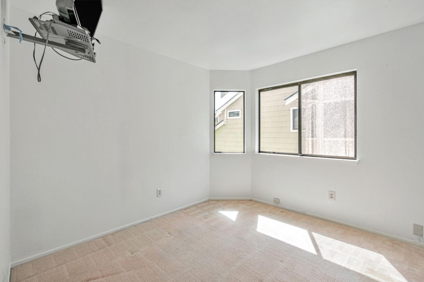 Detail Gallery Image 21 of 38 For 418 Dohrmann Ln, Pinole,  CA 94564 - 3 Beds | 2/1 Baths
