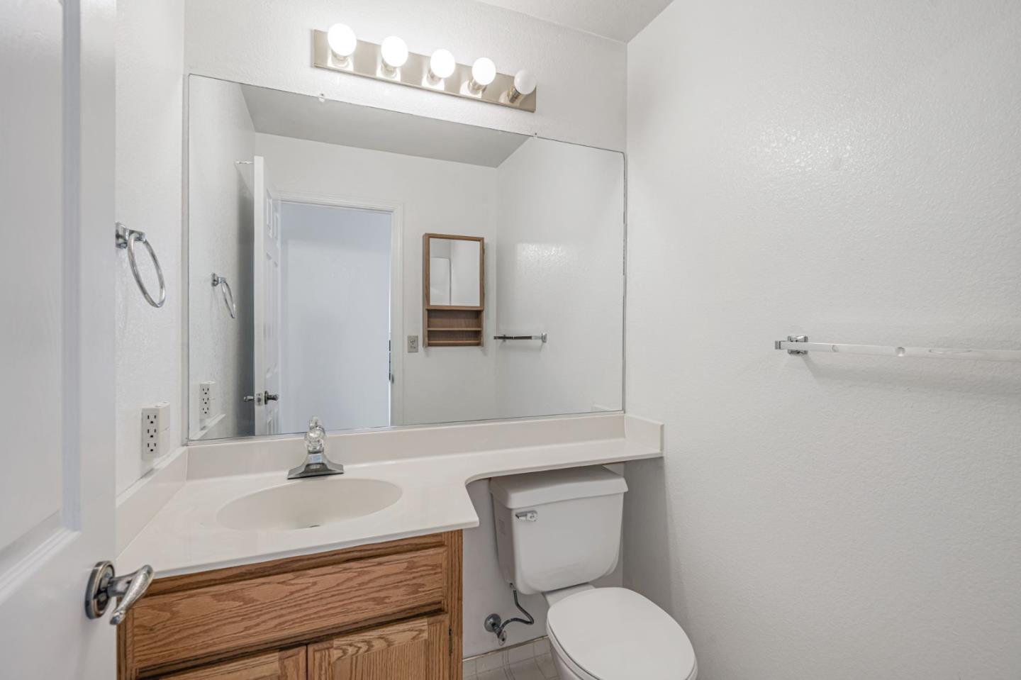 Detail Gallery Image 30 of 38 For 418 Dohrmann Ln, Pinole,  CA 94564 - 3 Beds | 2/1 Baths