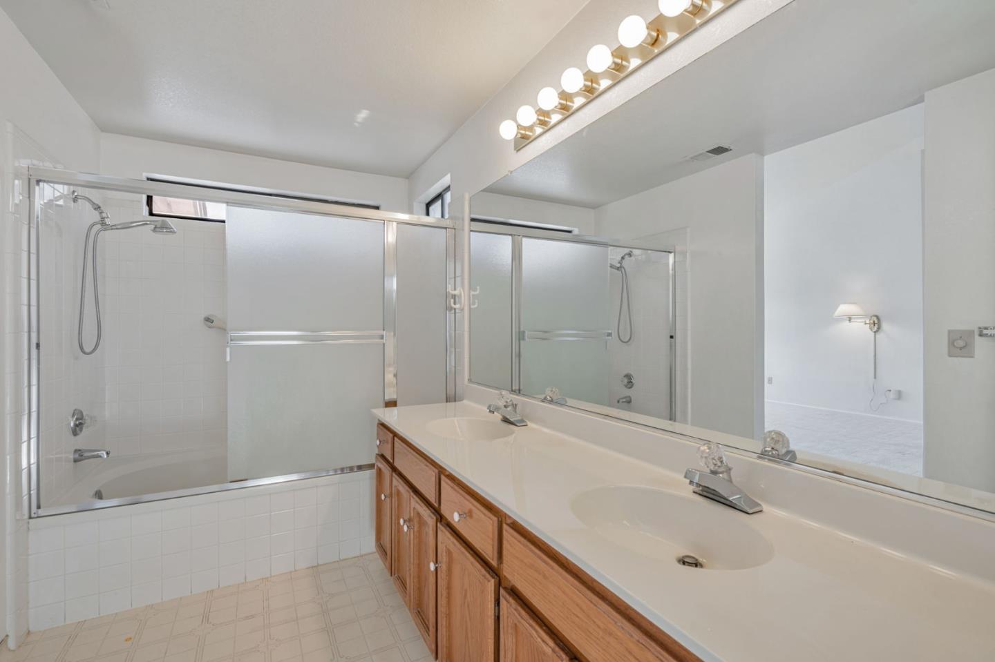 Detail Gallery Image 31 of 38 For 418 Dohrmann Ln, Pinole,  CA 94564 - 3 Beds | 2/1 Baths