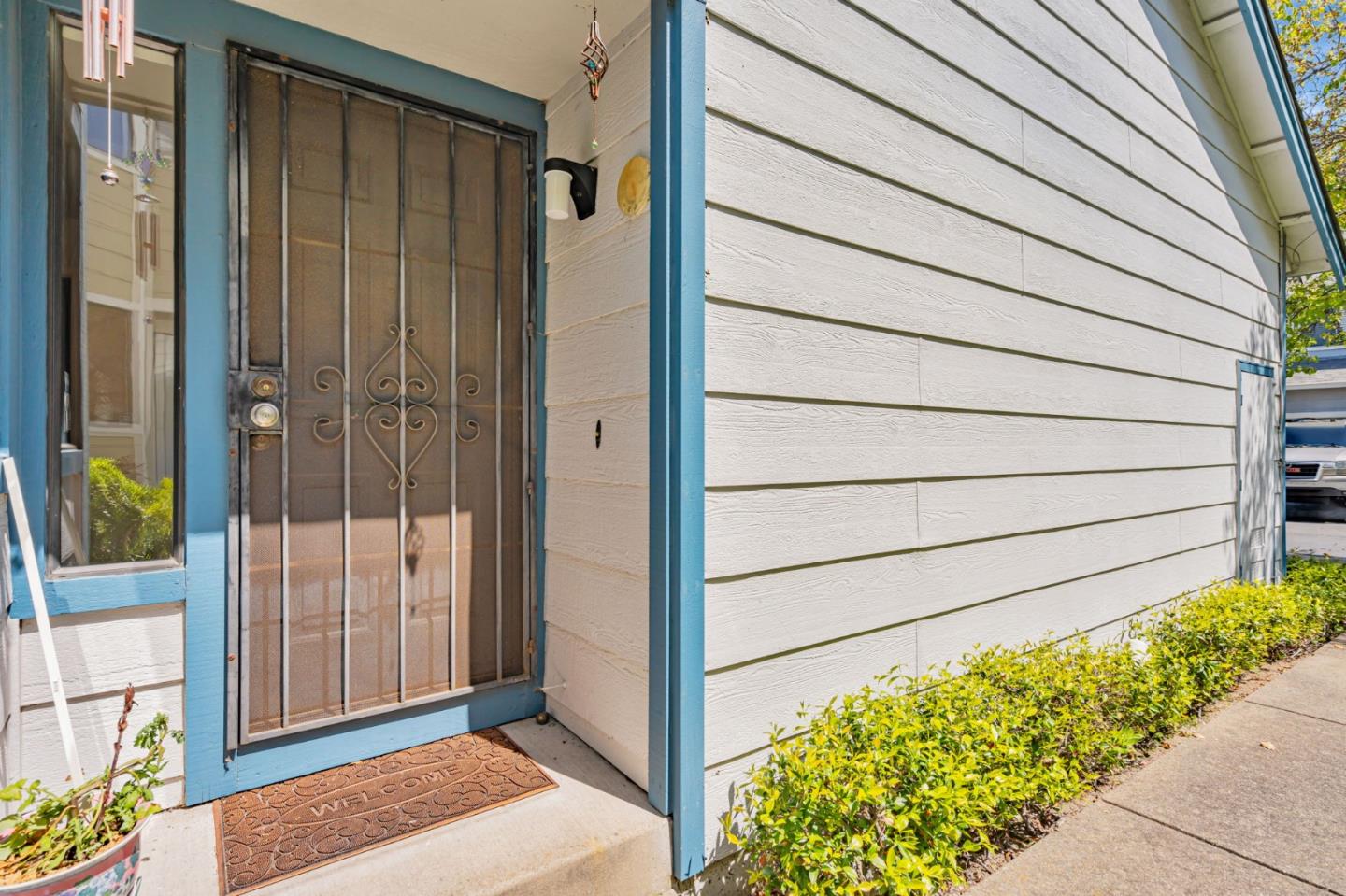 Detail Gallery Image 5 of 38 For 418 Dohrmann Ln, Pinole,  CA 94564 - 3 Beds | 2/1 Baths