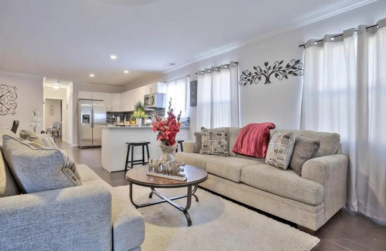 Detail Gallery Image 16 of 22 For 1753 Church St, Oakland,  CA 94621 - 4 Beds | 2 Baths