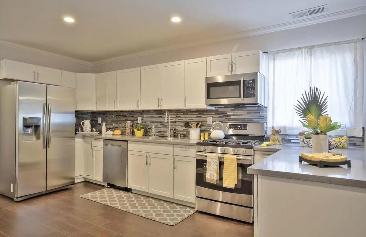 Detail Gallery Image 19 of 22 For 1753 Church St, Oakland,  CA 94621 - 4 Beds | 2 Baths