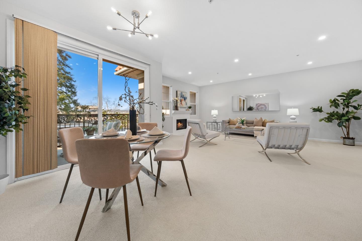 Detail Gallery Image 2 of 30 For 550 El Camino Real #302,  Burlingame,  CA 94010 - 2 Beds | 2 Baths