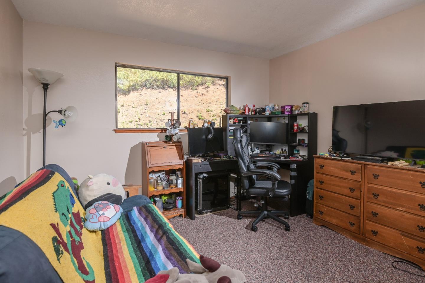 Detail Gallery Image 13 of 31 For 15223 Perry Ln, Morgan Hill,  CA 95037 - 4 Beds | 2/1 Baths