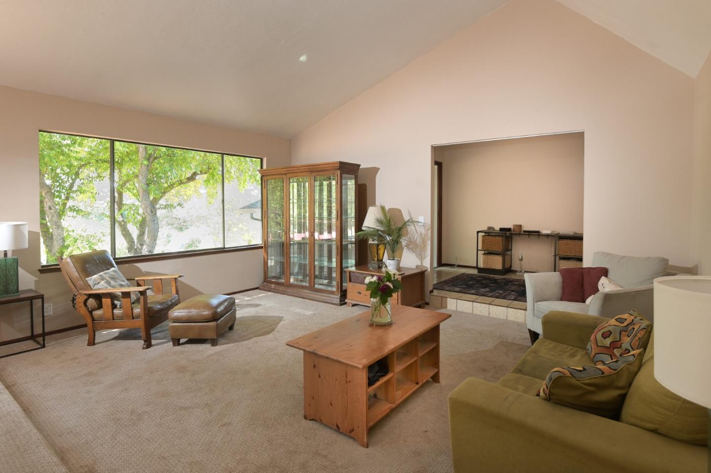 Detail Gallery Image 4 of 31 For 15223 Perry Ln, Morgan Hill,  CA 95037 - 4 Beds | 2/1 Baths