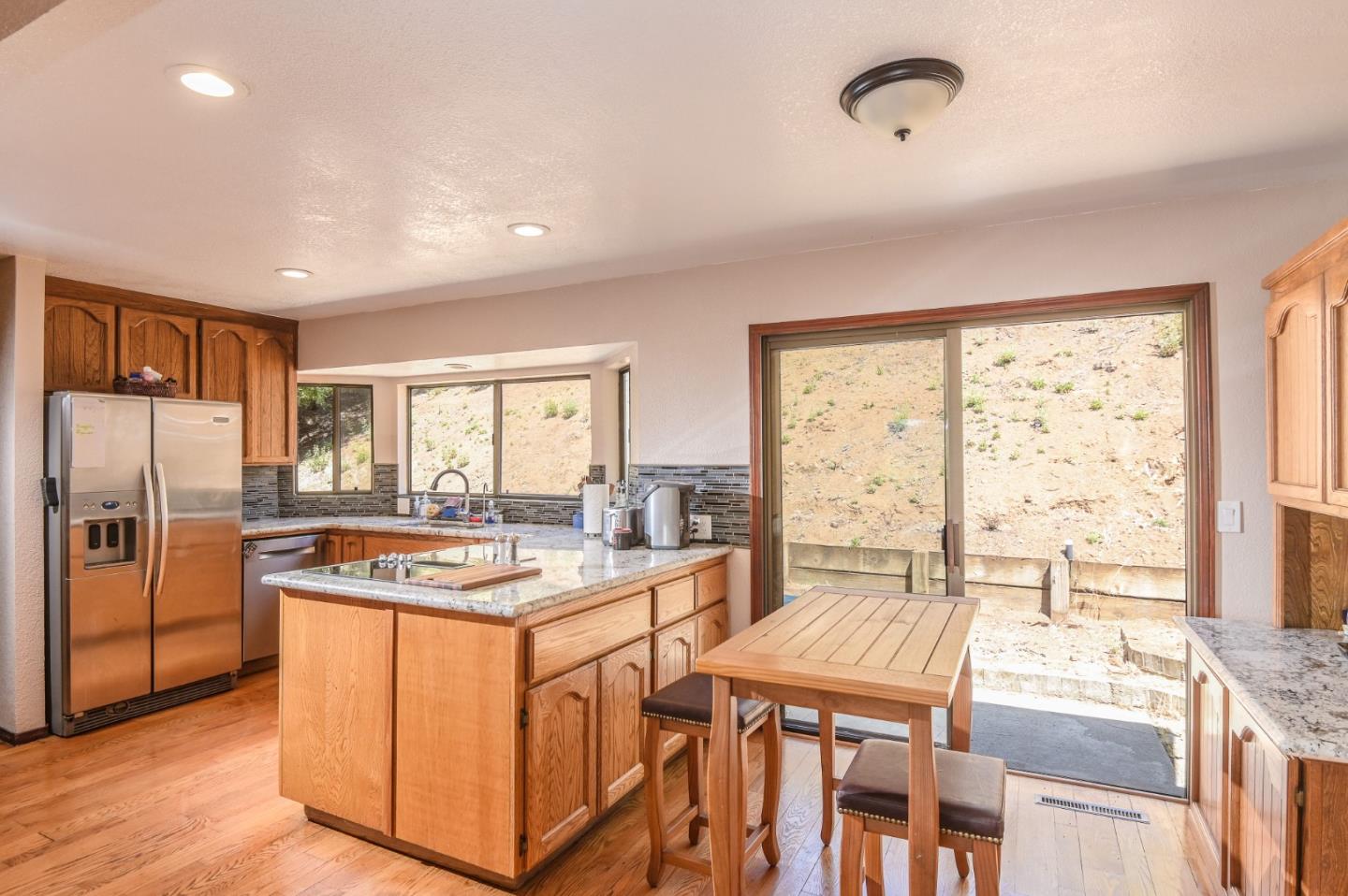 Detail Gallery Image 7 of 31 For 15223 Perry Ln, Morgan Hill,  CA 95037 - 4 Beds | 2/1 Baths
