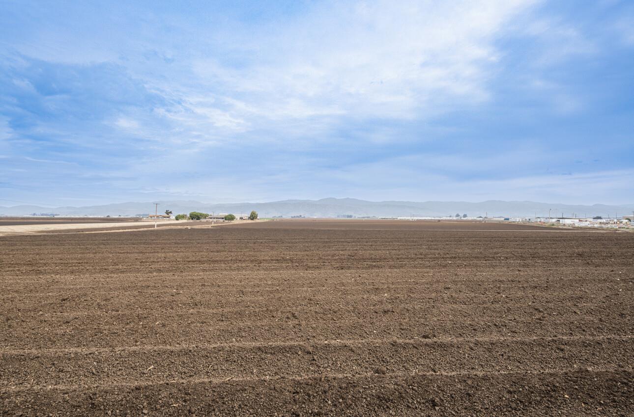 Detail Gallery Image 11 of 21 For 463 Eckhart Rd, Salinas,  CA 93908 - – Beds | – Baths