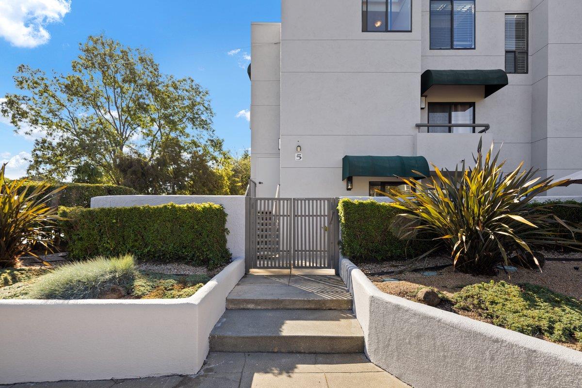 Detail Gallery Image 2 of 23 For 5 W Bellevue Ave #10,  San Mateo,  CA 94402 - 1 Beds | 1/1 Baths