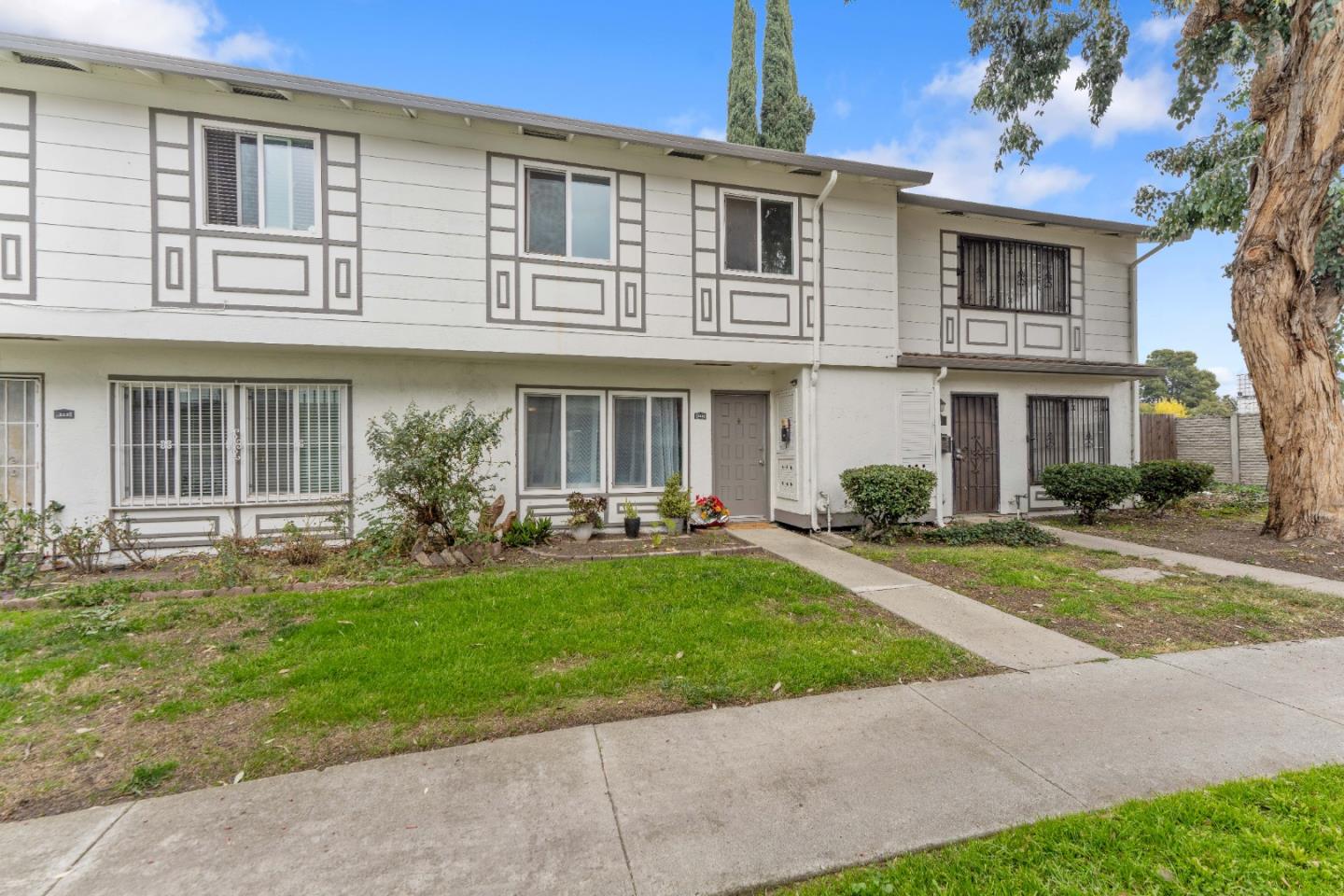 Detail Gallery Image 2 of 32 For 111 Poas Cir, San Jose,  CA 95116 - 3 Beds | 1/1 Baths
