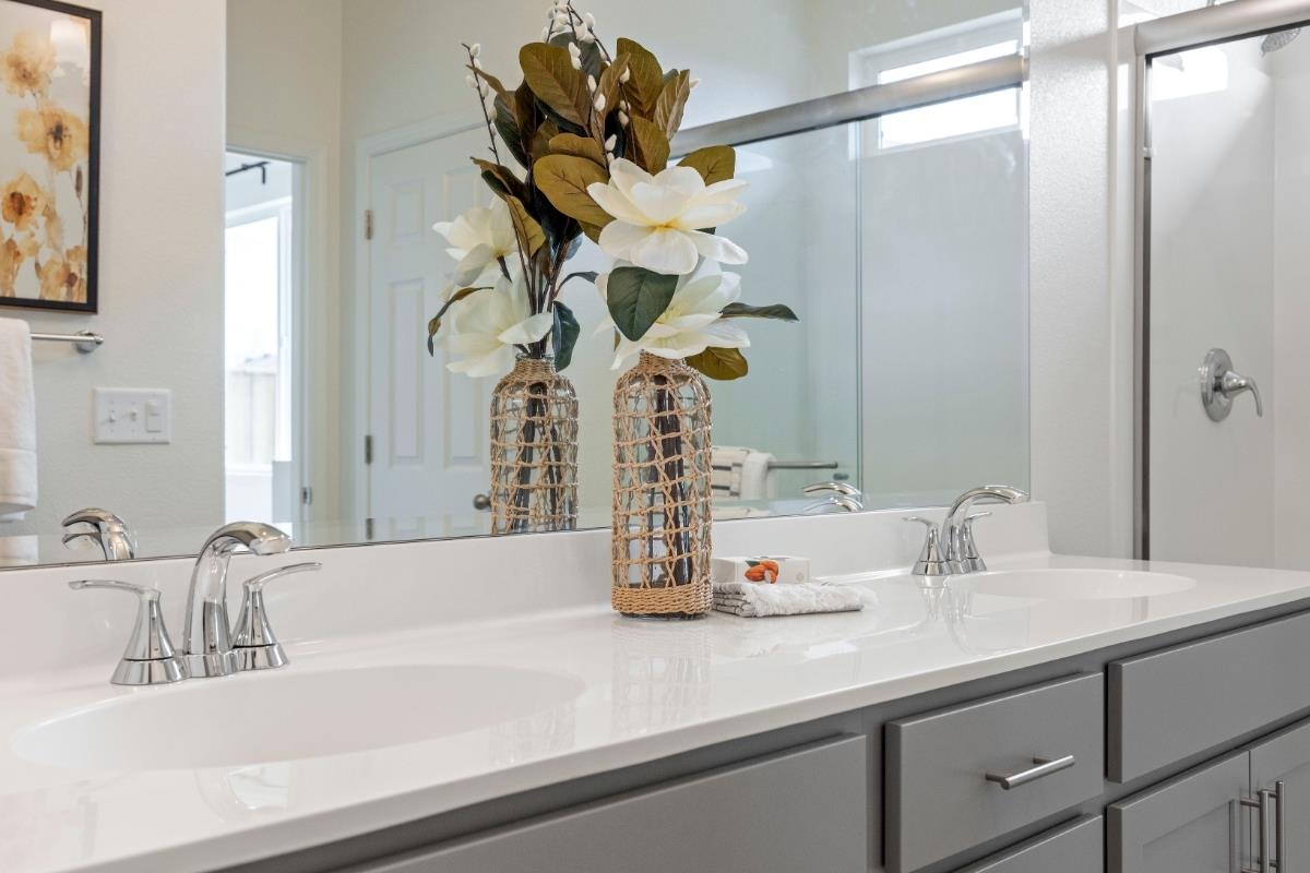 Detail Gallery Image 21 of 25 For 1871 Hydrangea Dr, Hollister,  CA 95023 - 4 Beds | 3 Baths