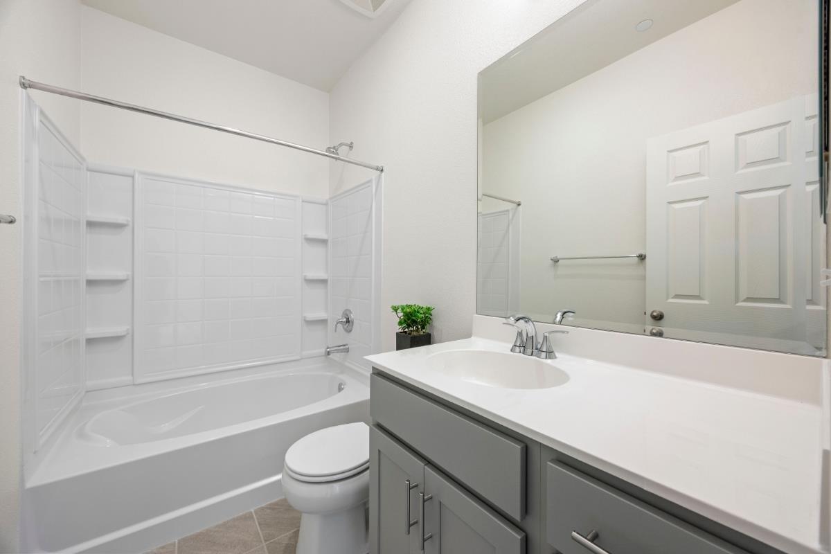 Detail Gallery Image 24 of 25 For 1871 Hydrangea Dr, Hollister,  CA 95023 - 4 Beds | 3 Baths