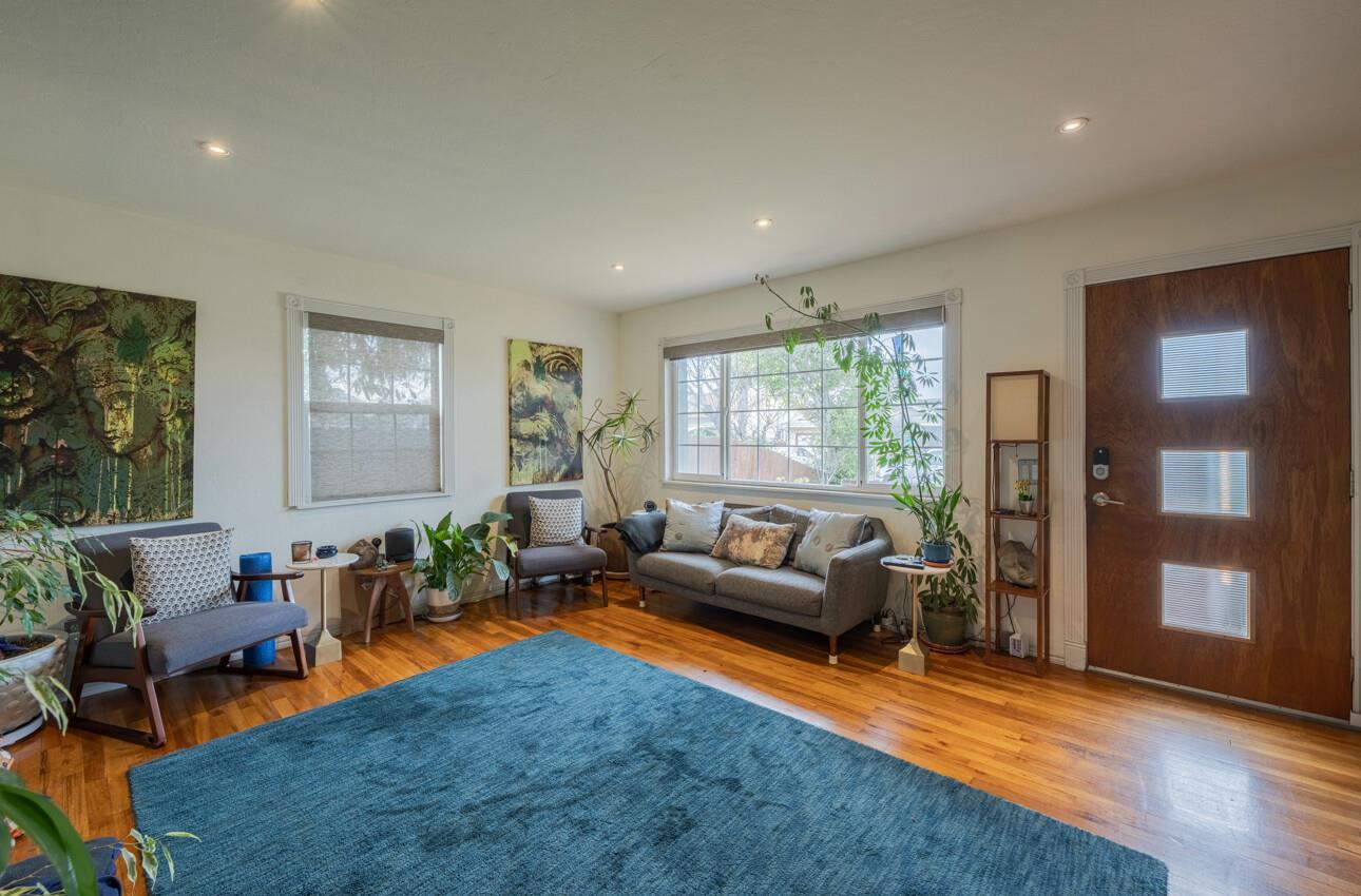 Detail Gallery Image 5 of 24 For 1756 Lowell St, Seaside,  CA 93955 - 3 Beds | 1 Baths