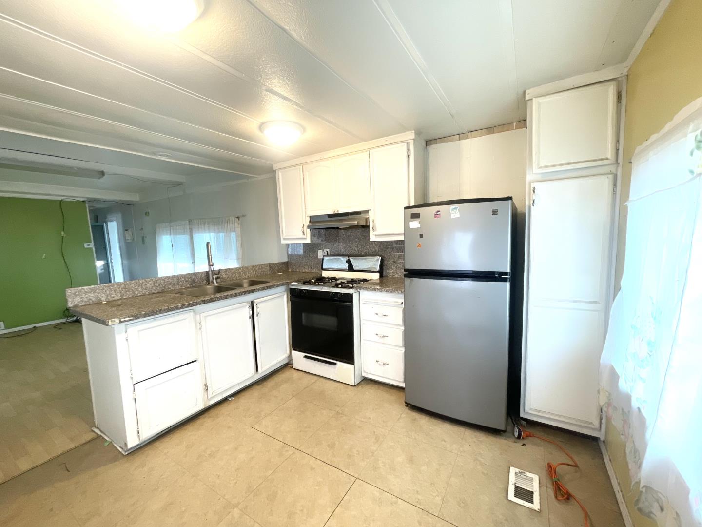 Detail Gallery Image 2 of 4 For 2580 Senter Rd #569,  San Jose,  CA 95111 - 1 Beds | 1 Baths