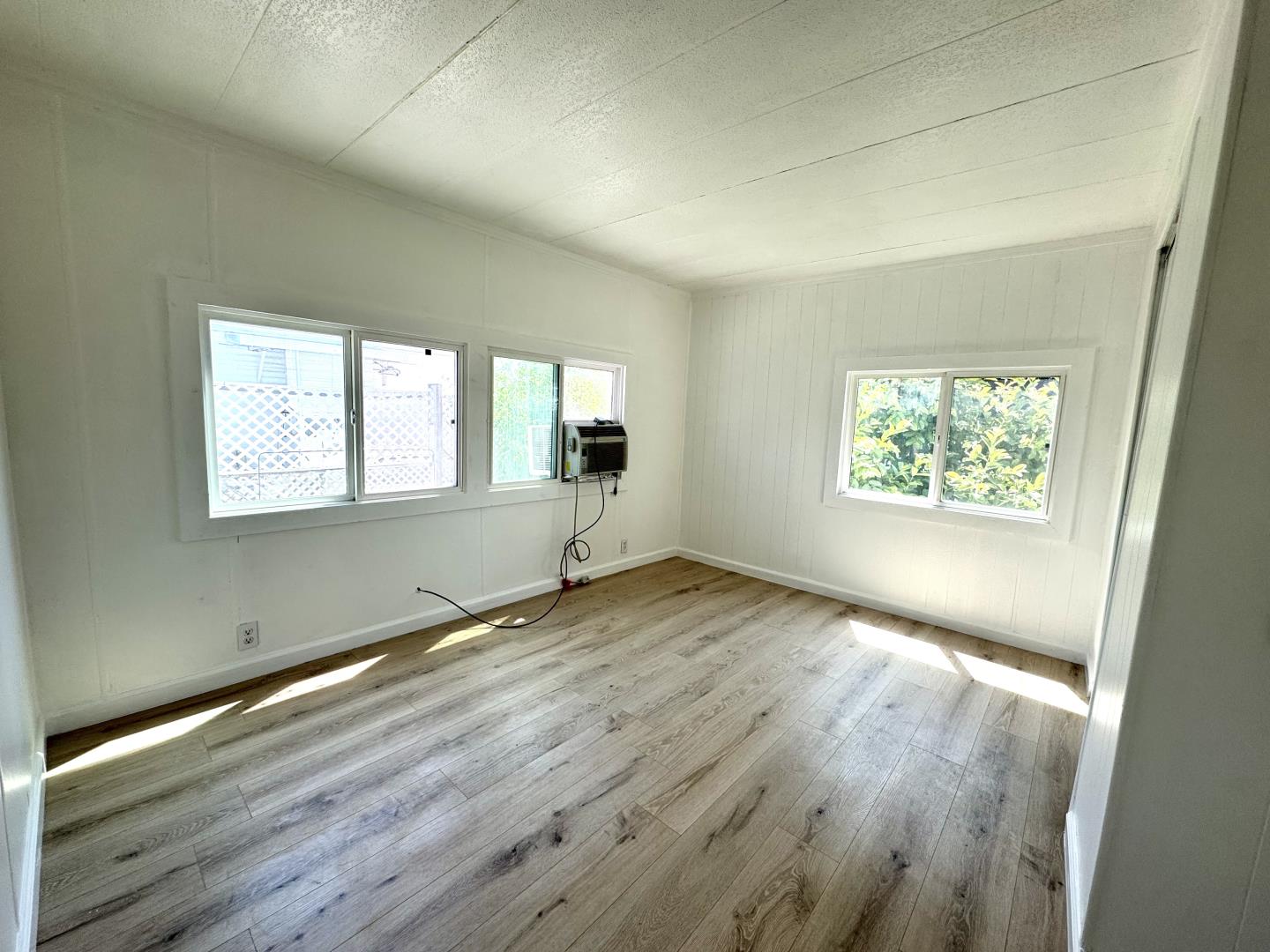 Detail Gallery Image 5 of 9 For 2580 Senter Rd #569,  San Jose,  CA 95111 - 1 Beds | 1 Baths