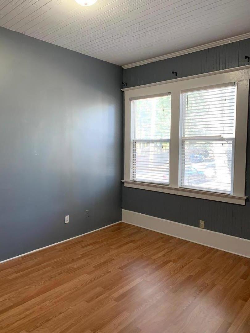 Detail Gallery Image 14 of 20 For 502 Vermont Ave, Moss Beach,  CA 94038 - 5 Beds | 3 Baths