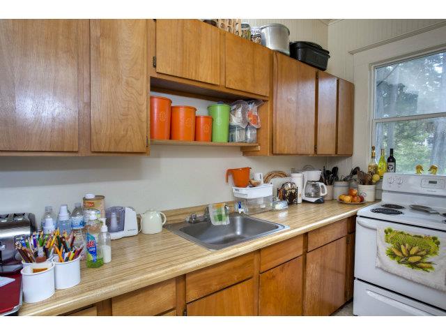 Detail Gallery Image 3 of 20 For 502 Vermont Ave, Moss Beach,  CA 94038 - 5 Beds | 3 Baths
