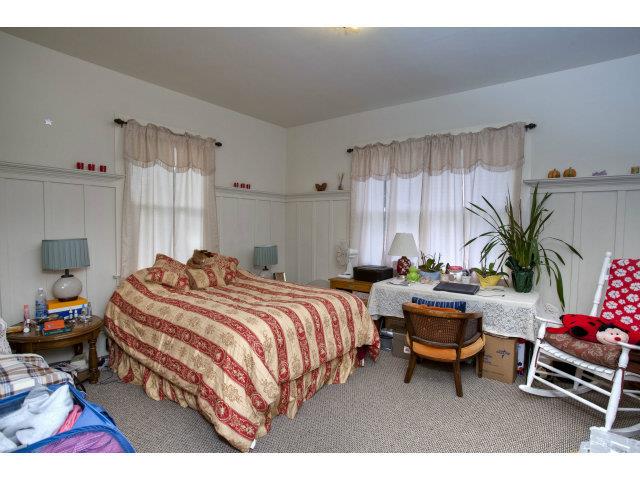 Detail Gallery Image 4 of 20 For 502 Vermont Ave, Moss Beach,  CA 94038 - 5 Beds | 3 Baths