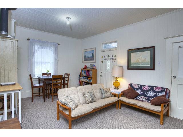 Detail Gallery Image 5 of 20 For 502 Vermont Ave, Moss Beach,  CA 94038 - 5 Beds | 3 Baths