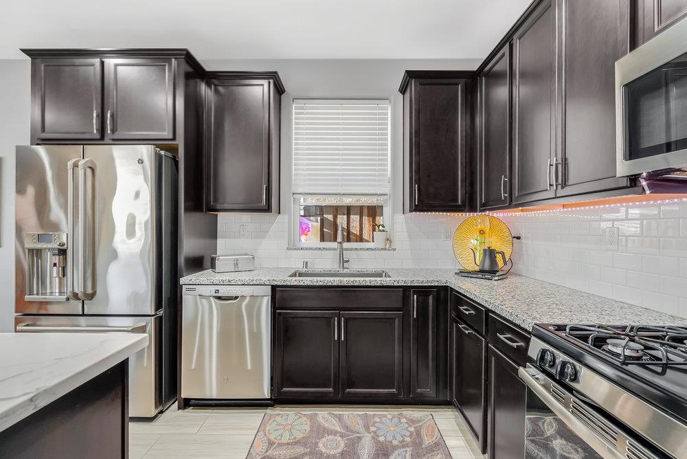 Detail Gallery Image 17 of 43 For 401 Crane Ln, Hollister,  CA 95023 - 3 Beds | 2/1 Baths