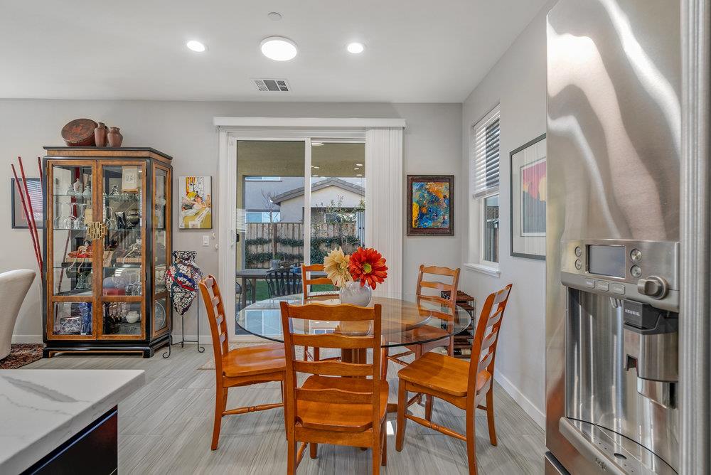 Detail Gallery Image 18 of 43 For 401 Crane Ln, Hollister,  CA 95023 - 3 Beds | 2/1 Baths