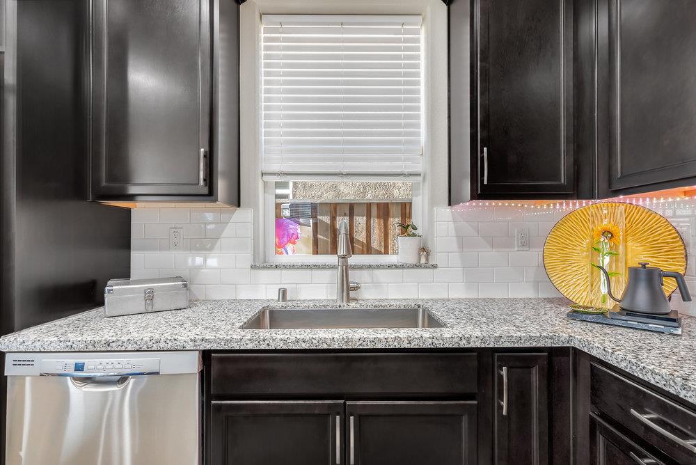 Detail Gallery Image 19 of 43 For 401 Crane Ln, Hollister,  CA 95023 - 3 Beds | 2/1 Baths