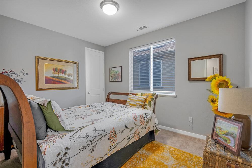 Detail Gallery Image 35 of 43 For 401 Crane Ln, Hollister,  CA 95023 - 3 Beds | 2/1 Baths