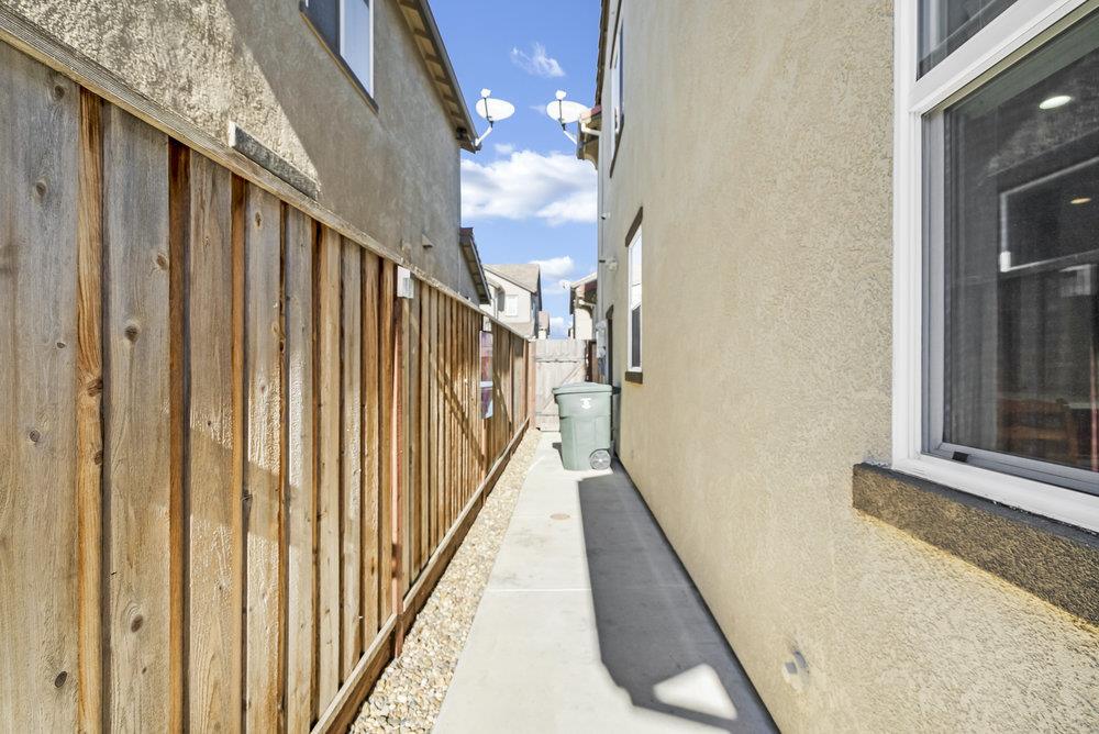 Detail Gallery Image 43 of 43 For 401 Crane Ln, Hollister,  CA 95023 - 3 Beds | 2/1 Baths