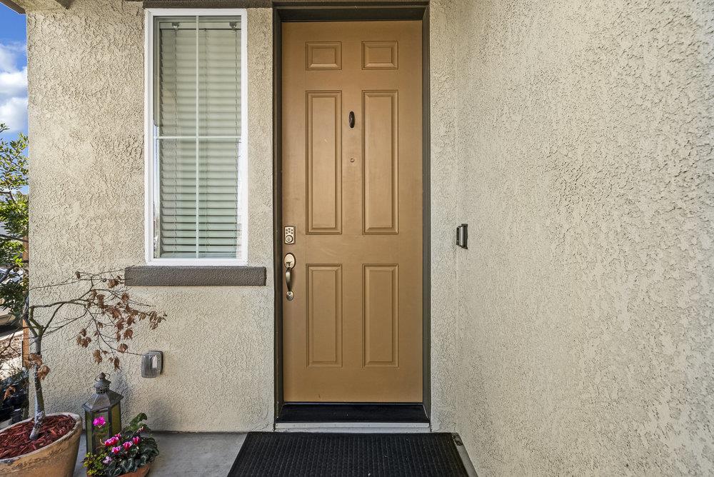 Detail Gallery Image 6 of 43 For 401 Crane Ln, Hollister,  CA 95023 - 3 Beds | 2/1 Baths
