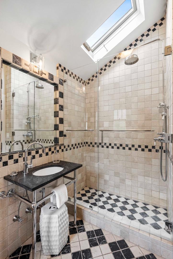 Detail Gallery Image 18 of 43 For 727 Addison Ave, Palo Alto,  CA 94301 - 4 Beds | 4 Baths