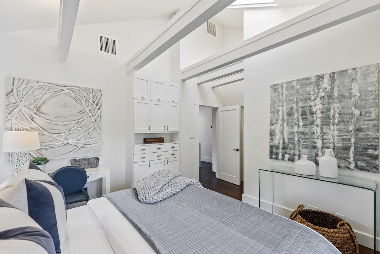 Detail Gallery Image 25 of 43 For 727 Addison Ave, Palo Alto,  CA 94301 - 4 Beds | 4 Baths