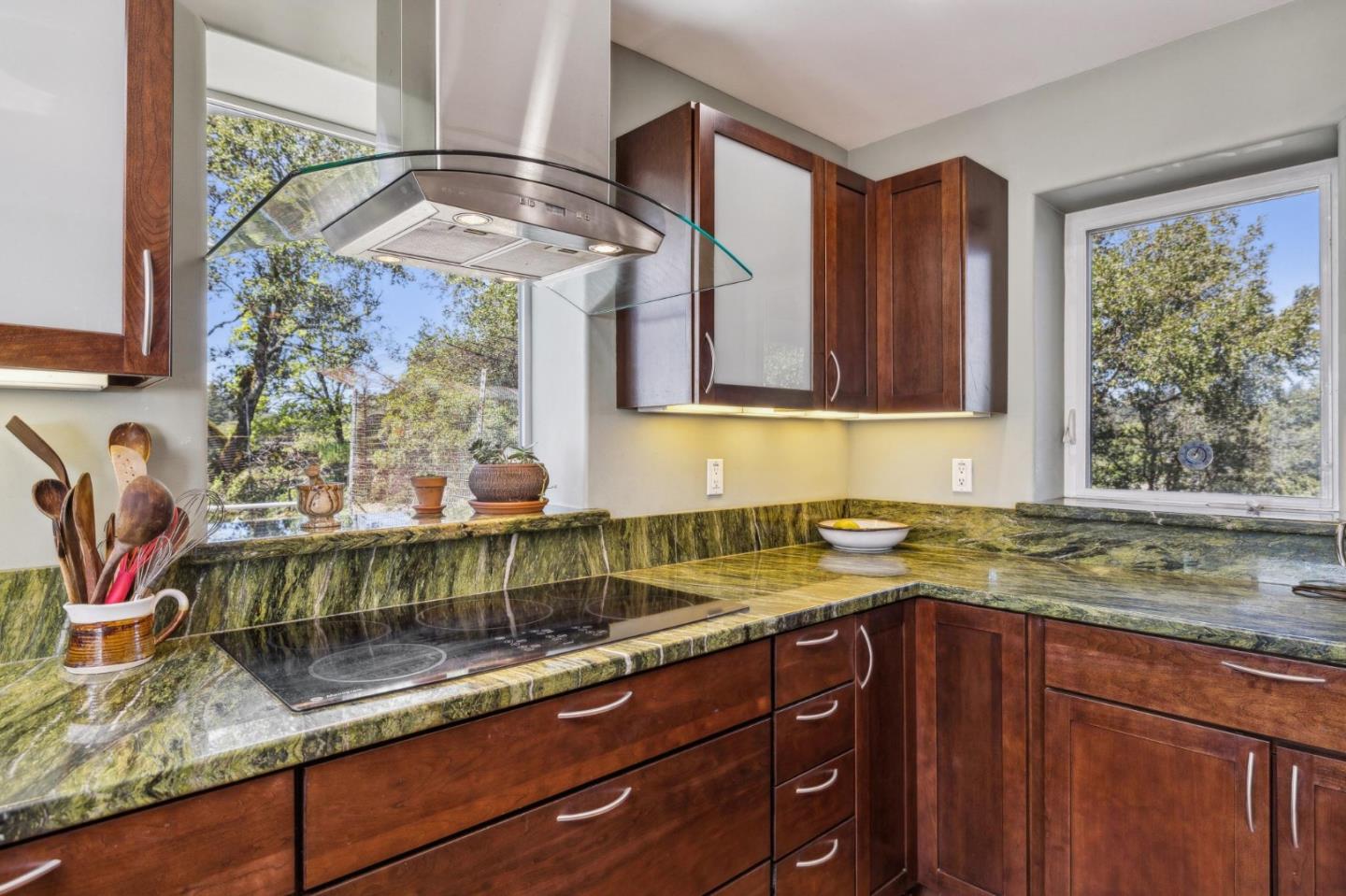 Detail Gallery Image 22 of 62 For 18474 Grizzly Rock Rd, Los Gatos,  CA 95033 - 5 Beds | 3/1 Baths
