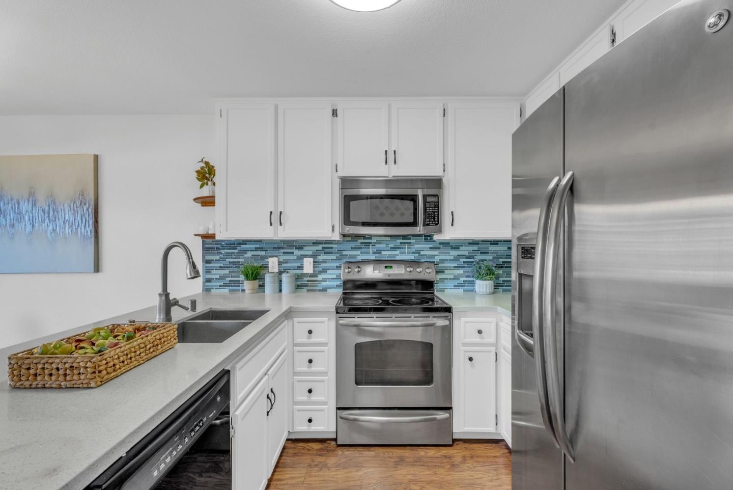 Detail Gallery Image 14 of 71 For 5426 Colony Green Dr, San Jose,  CA 95123 - 3 Beds | 1/1 Baths