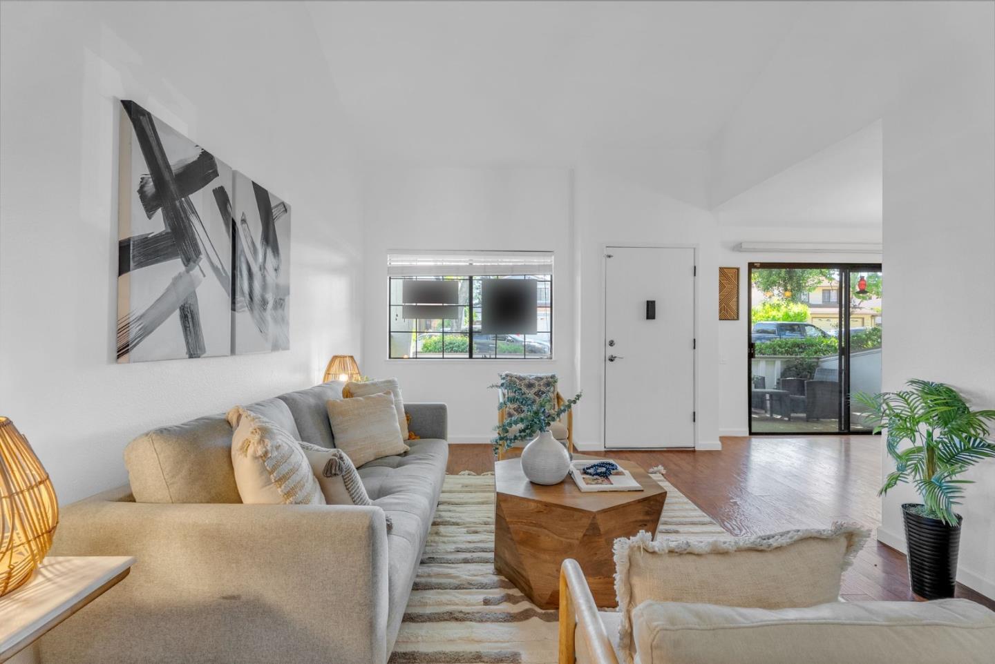 Detail Gallery Image 4 of 71 For 5426 Colony Green Dr, San Jose,  CA 95123 - 3 Beds | 1/1 Baths