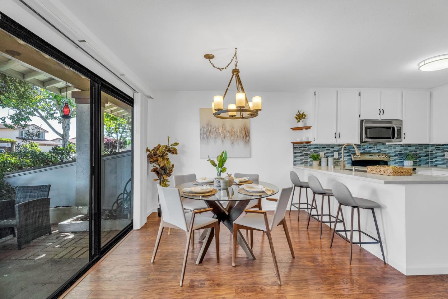 Detail Gallery Image 8 of 71 For 5426 Colony Green Dr, San Jose,  CA 95123 - 3 Beds | 1/1 Baths