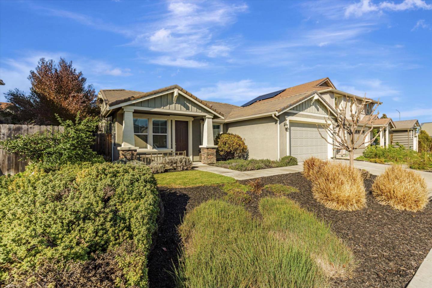 Detail Gallery Image 2 of 28 For 940 Cannery Row, Hollister,  CA 95023 - 3 Beds | 2 Baths