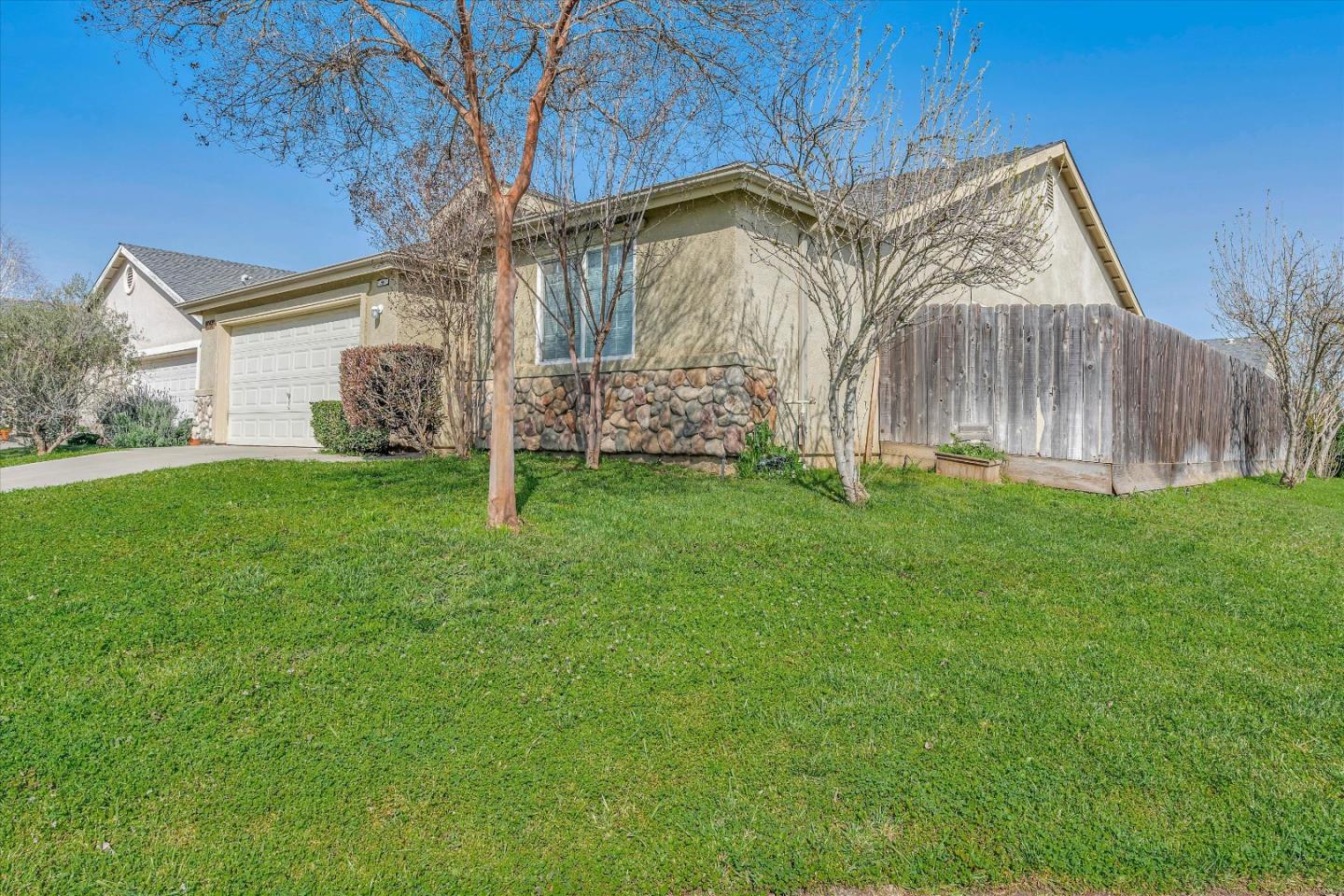 Detail Gallery Image 2 of 32 For 2052 W Solis St, Merced,  CA 95348 - 4 Beds | 2 Baths