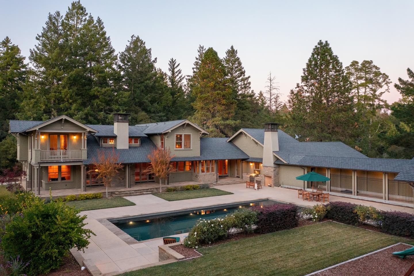 Detail Gallery Image 1 of 49 For 420 Bonnie Brae, Santa Cruz,  CA 95060 - 5 Beds | 4/1 Baths