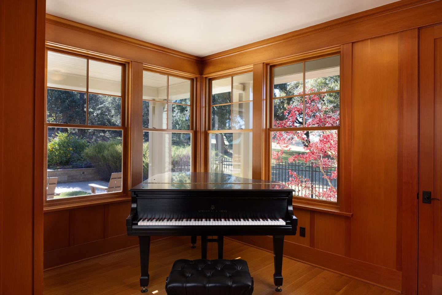 Detail Gallery Image 15 of 49 For 420 Bonnie Brae, Santa Cruz,  CA 95060 - 5 Beds | 4/1 Baths