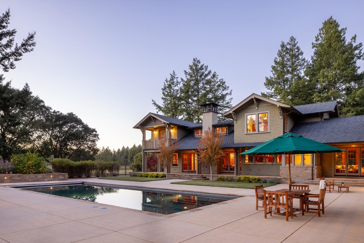 Detail Gallery Image 23 of 49 For 420 Bonnie Brae, Santa Cruz,  CA 95060 - 5 Beds | 4/1 Baths